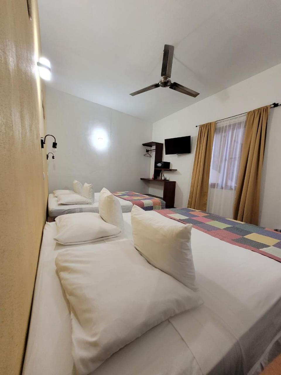 Hotel Con Corazon Гранада Екстериор снимка